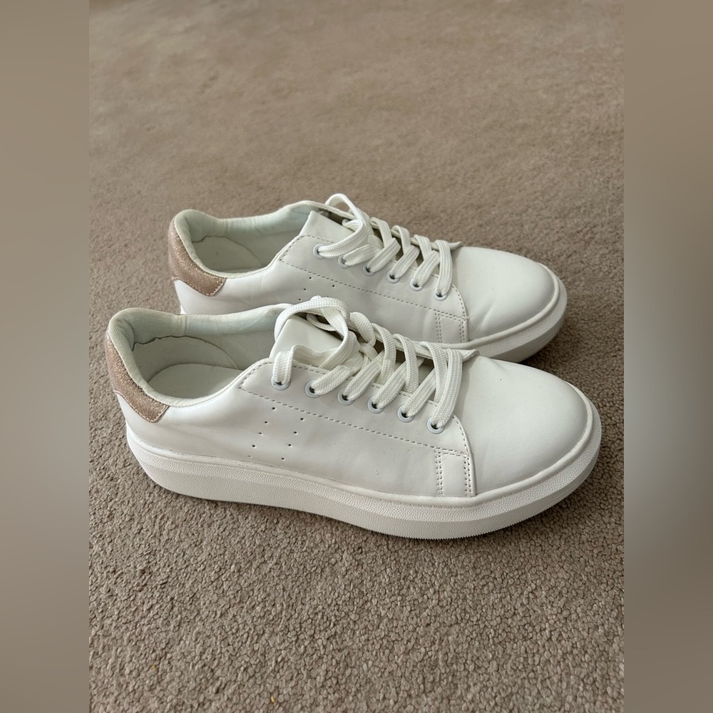 Time and Tru white sneakers wt a metallic gold back. Size 7.5.